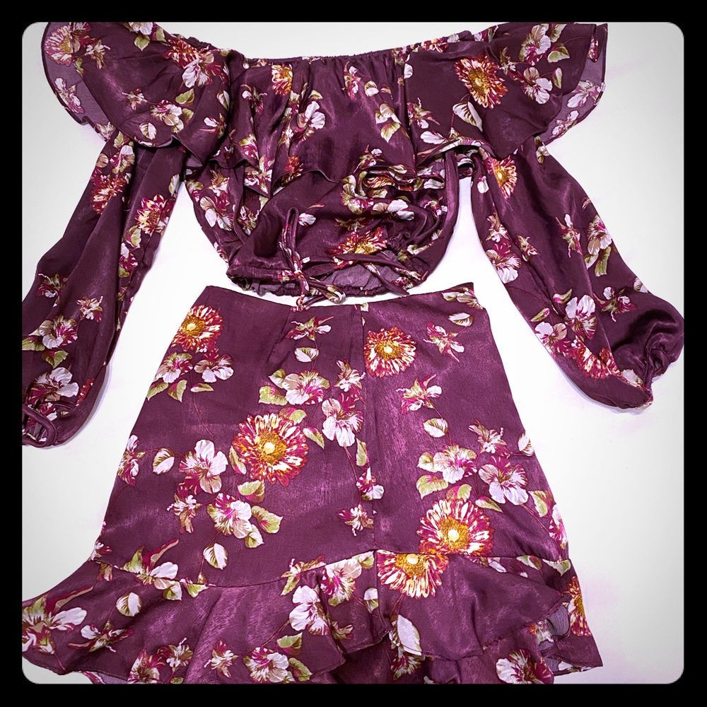 Universal Two piece dress with top and skirt